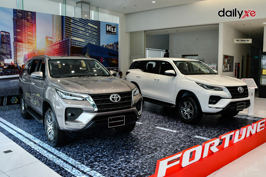 Toyota Fortuner 2.4MT 4x2