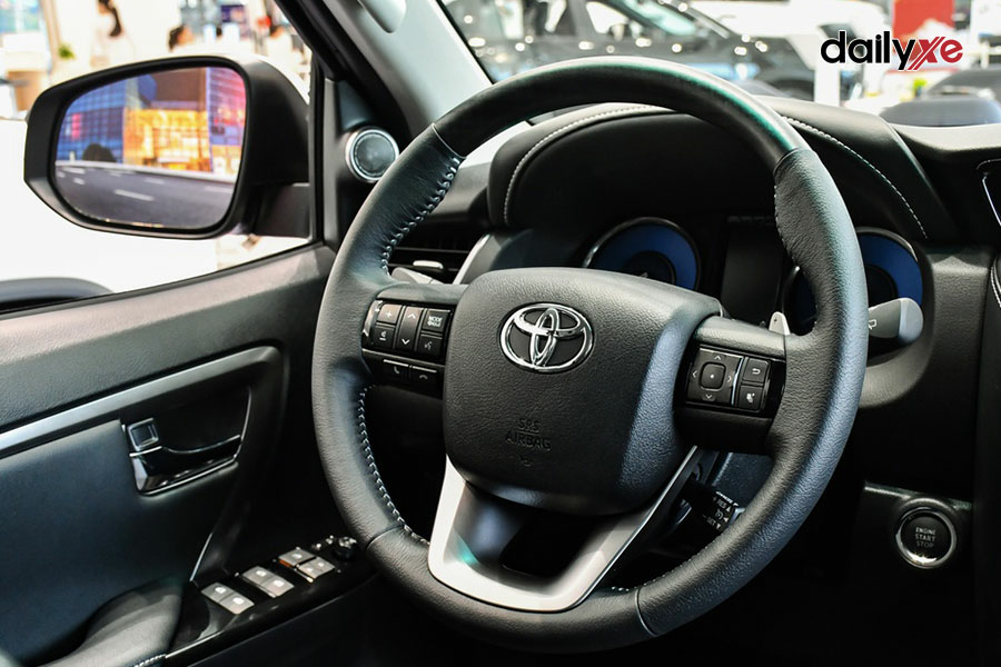 Toyota Fortuner 2.4MT 4x2