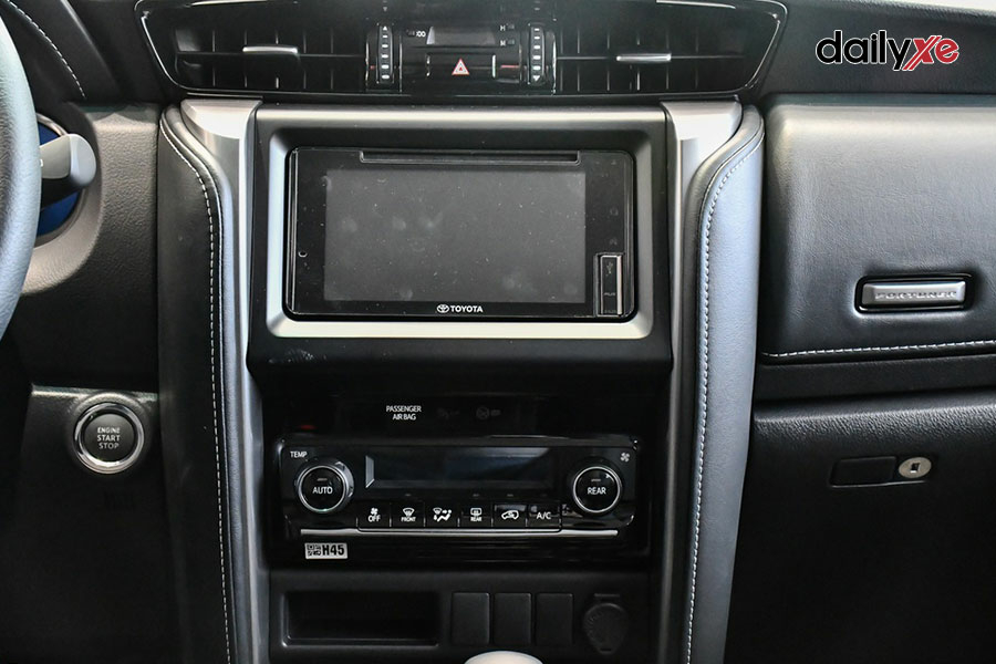 Toyota Fortuner 2.4MT 4x2