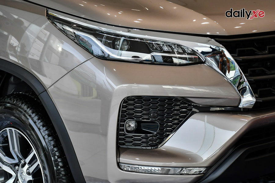 Toyota Fortuner 2.4MT 4x2