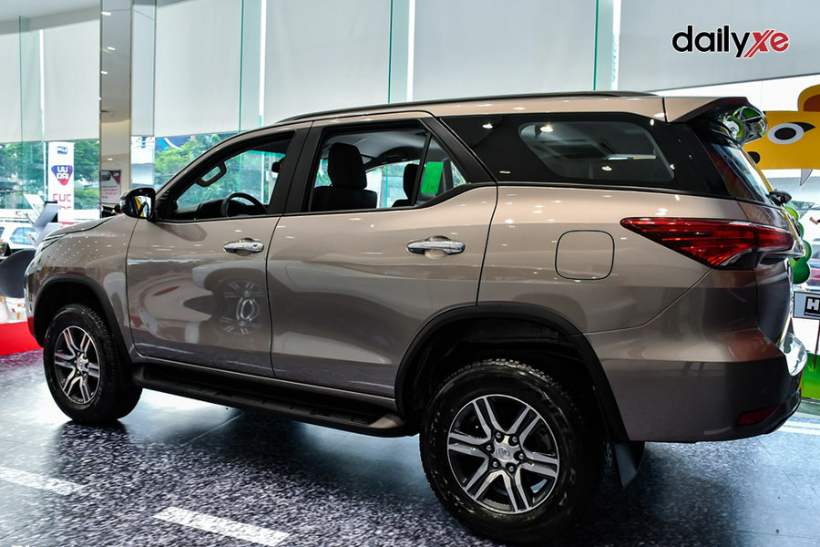 Toyota Fortuner 2.4MT 4x2