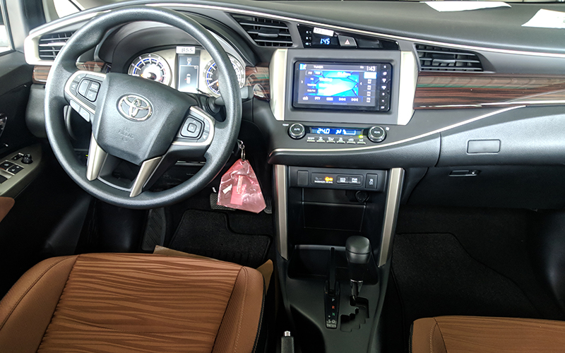 Toyota Innova 2.0G