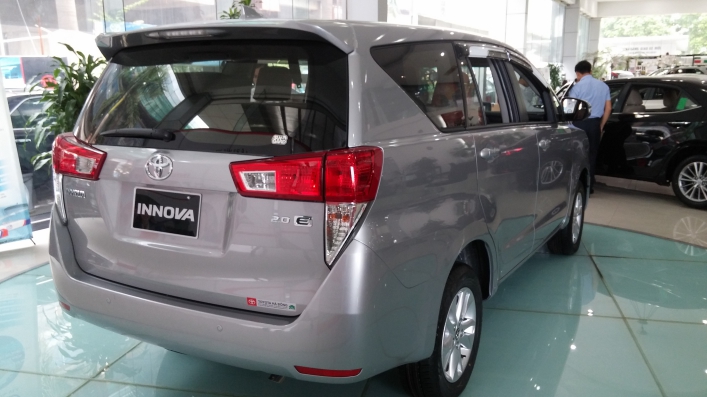 Toyota Innova 2.0G