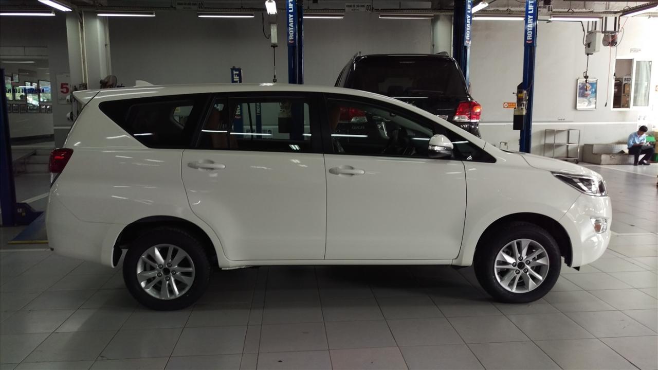 Toyota Innova 2.0G