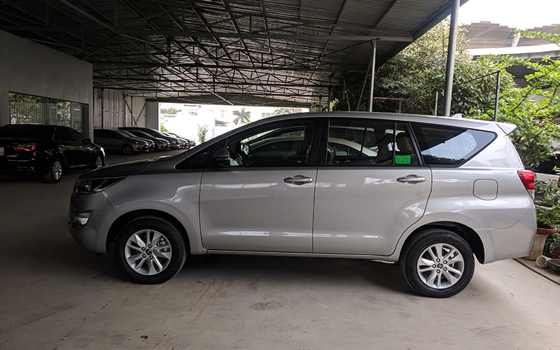 Toyota Innova 2.0V