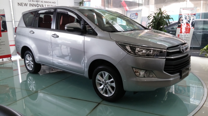 Toyota Innova 2.0V
