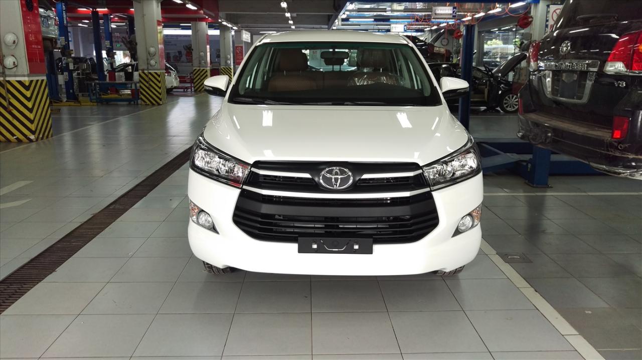 Toyota Innova 2.0V