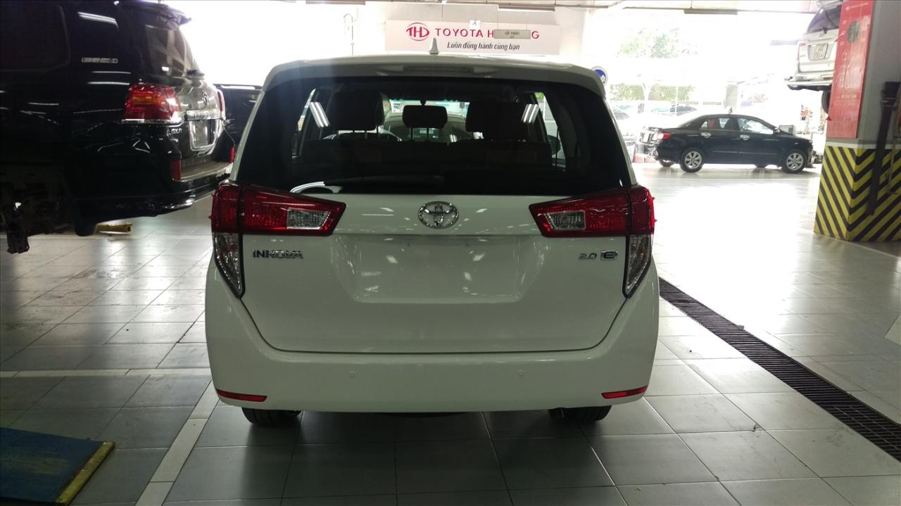 Toyota Innova 2.0V